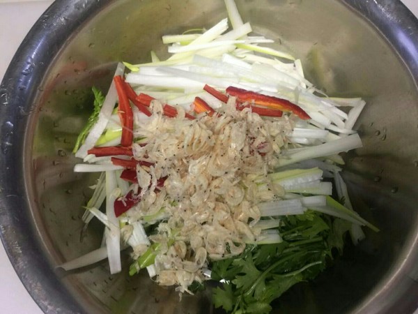 蝦皮老虎菜的做法-咸鮮味拌菜譜-易網健康養生網 蝦皮老虎菜的做法-咸鮮味拌菜譜