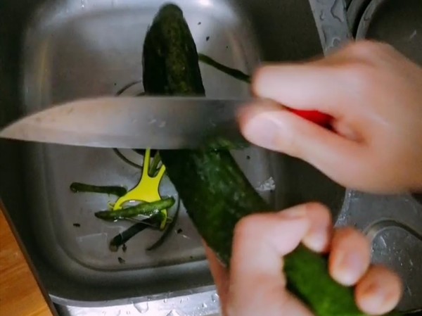 涼拌青瓜的做法-家常味拌菜譜