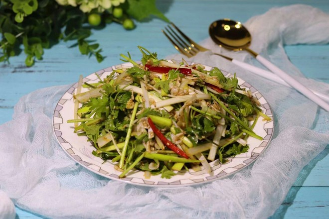 蝦皮老虎菜的做法-咸鮮味拌菜譜-易網健康養生網 蝦皮老虎菜的做法-咸鮮味拌菜譜