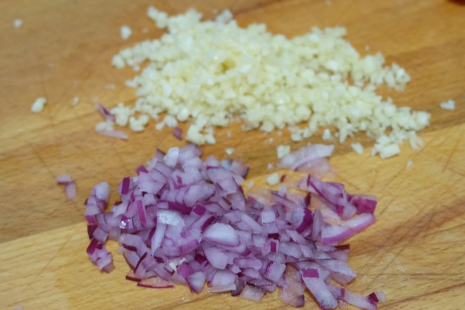 黑椒牛排的做法-家常味煎菜譜-易網健康養生網 黑椒牛排的做法-家常味煎菜譜