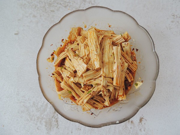 涼拌腐竹的做法-家常味拌菜譜-易網(wǎng)健康養(yǎng)生網(wǎng) 涼拌腐竹的做法-家常味拌菜譜