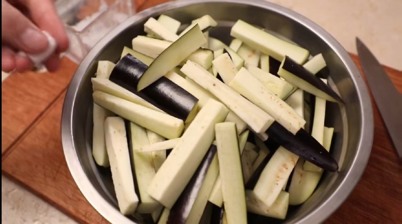 健康少油的蠔油茄子的做法-家常味炒菜譜-易網<a href=http://www.jsjjzhkt.cn/ target=_blank class=infotextkey>健康養生</a>網 健康少油的蠔油茄子的做法-家常味炒菜譜