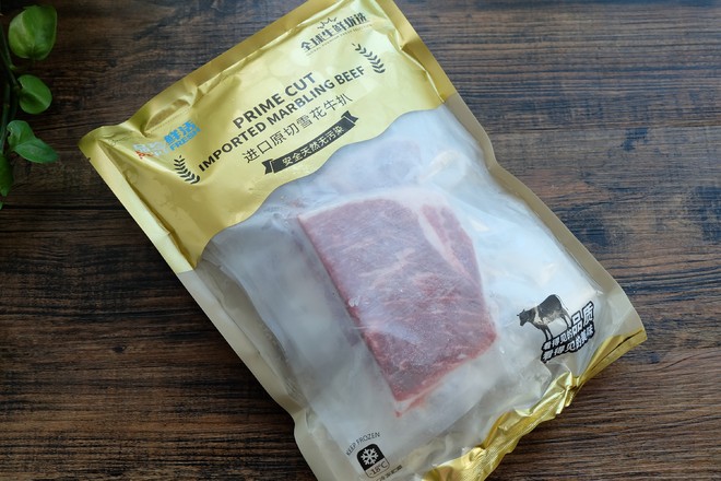 黑椒牛排的做法-家常味煎菜譜-易網<a href=http://www.jsjjzhkt.cn/ target=_blank class=infotextkey>健康養生</a>網 黑椒牛排的做法-家常味煎菜譜