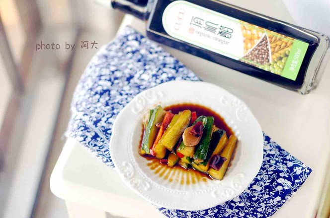 熗拌黃瓜的做法-酸辣味拌菜譜-易網健康養生網 熗拌黃瓜的做法-酸辣味拌菜譜