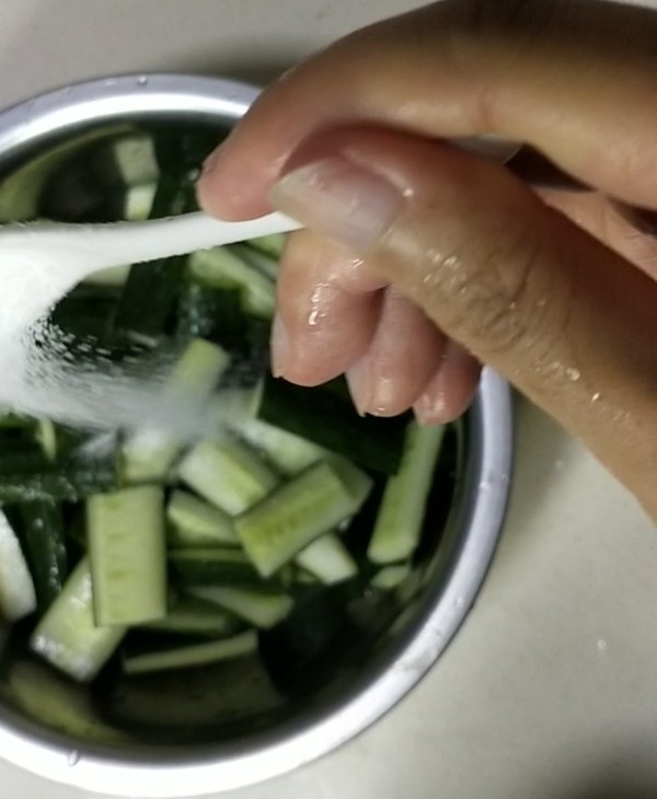 醋泡黃瓜的做法-酸辣味腌菜譜-易網健康養生網 醋泡黃瓜的做法-酸辣味腌菜譜