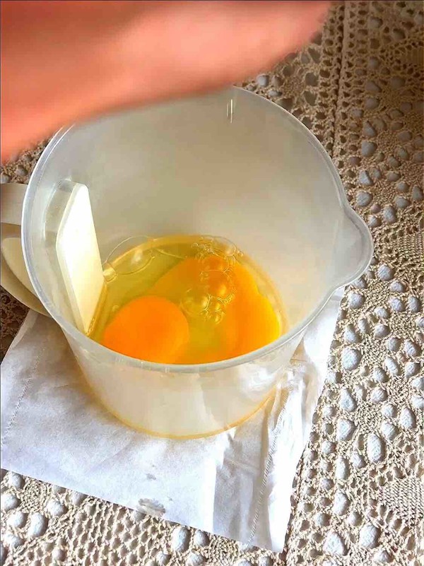 牛奶燉蛋的做法-奶香味蒸菜譜-易網(wǎng)<a href=http://www.jsjjzhkt.cn/ target=_blank class=infotextkey>健康養(yǎng)生</a>網(wǎng) 牛奶燉蛋的做法-奶香味蒸菜譜