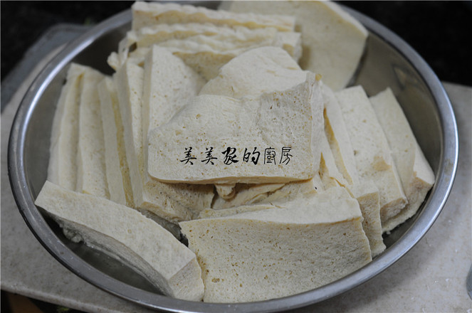 白菜苔炒凍豆腐的做法-家常味炒菜譜-易網健康養生網 白菜苔炒凍豆腐的做法-家常味炒菜譜