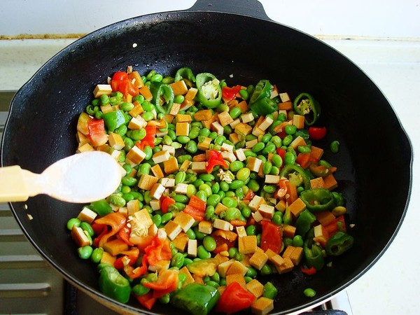 毛豆香干炒肉丁的做法-咸鮮味炒菜譜