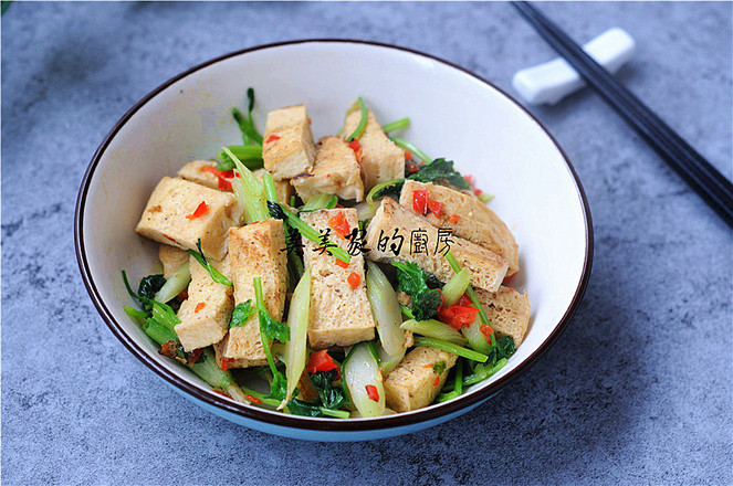 白菜苔炒凍豆腐的做法-家常味炒菜譜-易網健康養生網 白菜苔炒凍豆腐的做法-家常味炒菜譜