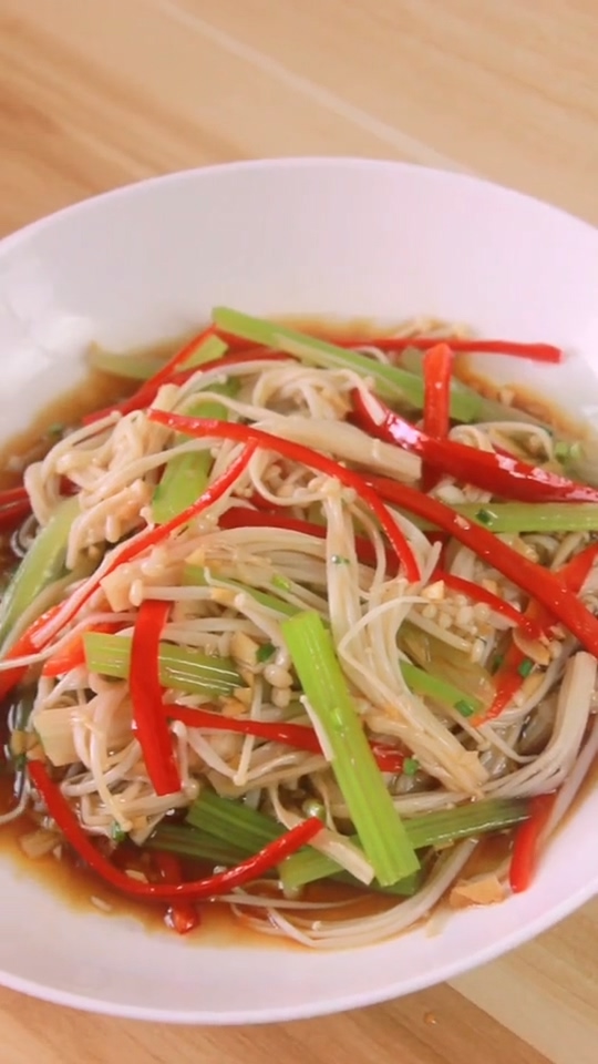 涼拌金針菇的做法-咸鮮味拌菜譜-易網(wǎng)健康養(yǎng)生網(wǎng) 涼拌金針菇的做法-咸鮮味拌菜譜