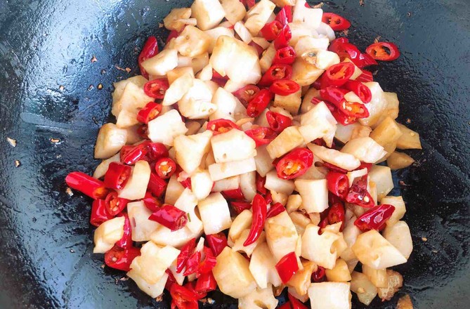 小炒藕丁的做法-香辣味炒菜譜-易網健康養生網 小炒藕丁的做法-香辣味炒菜譜