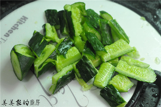 血粑拌黃瓜的做法-家常味拌菜譜-易網健康養生網 血粑拌黃瓜的做法-家常味拌菜譜