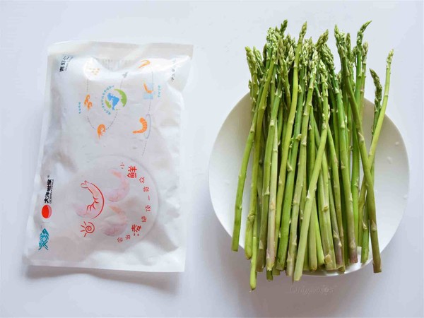 蘆筍蝦仁的做法-咸鮮味炒菜譜-易網<a href=http://www.jsjjzhkt.cn/ target=_blank class=infotextkey>健康養生</a>網 蘆筍蝦仁的做法-咸鮮味炒菜譜