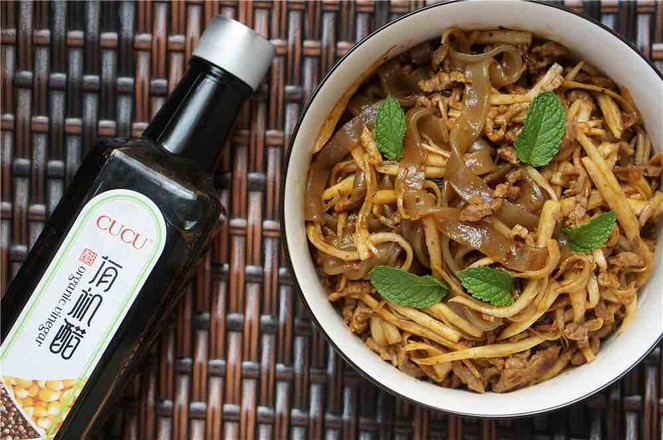 酸辣茭白薯粉的做法-酸辣味煮菜譜