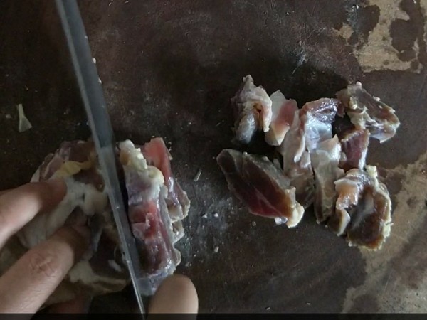 咸肉燉筍的做法-咸鮮味燉菜譜-易網健康養生網 咸肉燉筍的做法-咸鮮味燉菜譜