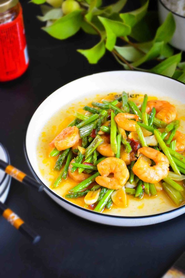 蘆筍蝦仁的做法-咸鮮味炒菜譜-易網健康養生網 蘆筍蝦仁的做法-咸鮮味炒菜譜