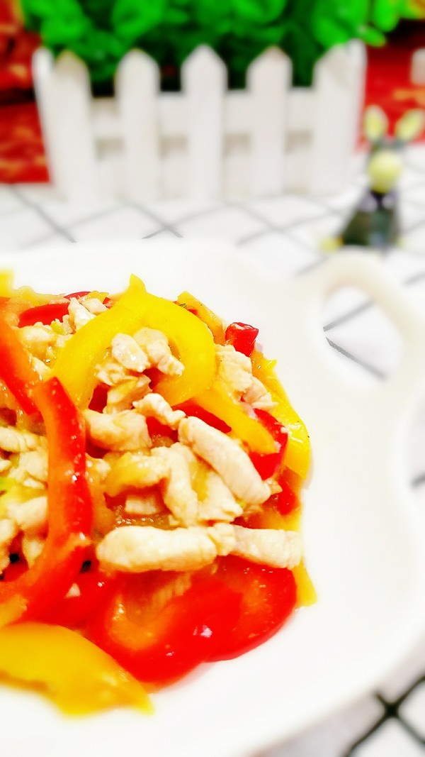 彩椒雞絲的做法-家常味炒菜譜-易網健康養生網 彩椒雞絲的做法-家常味炒菜譜