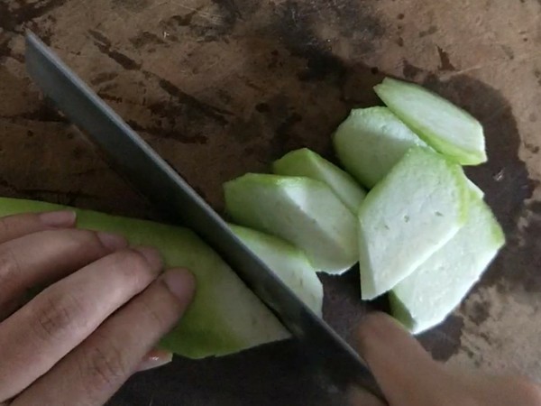 青炒絲瓜的做法-咸鮮味炒菜譜-易網健康養生網 青炒絲瓜的做法-咸鮮味炒菜譜