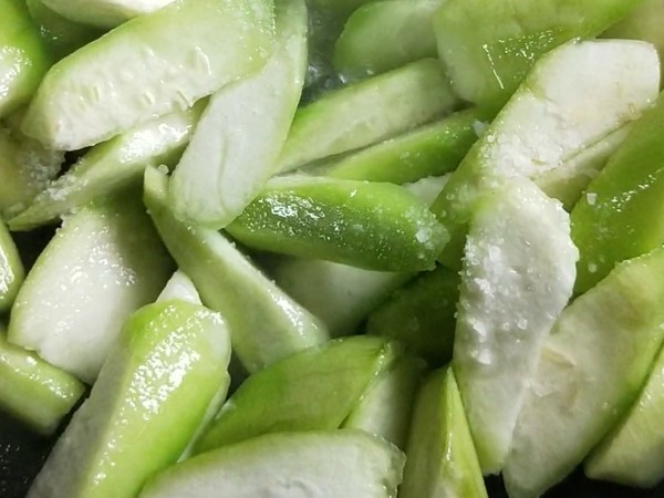 青炒絲瓜的做法-咸鮮味炒菜譜-易網健康養生網 青炒絲瓜的做法-咸鮮味炒菜譜