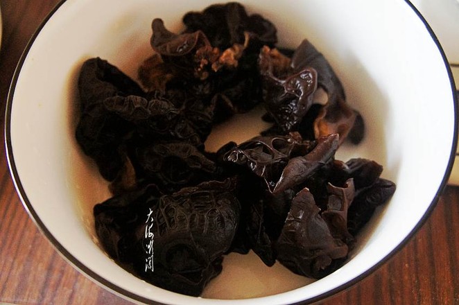 素炒家常菜的做法-家常味炒菜譜-易網(wǎng)<a href=http://www.jsjjzhkt.cn/ target=_blank class=infotextkey>健康養(yǎng)生</a>網(wǎng) 素炒家常菜的做法-家常味炒菜譜