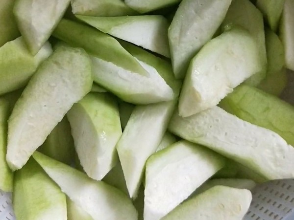 青炒絲瓜的做法-咸鮮味炒菜譜-易網健康養生網 青炒絲瓜的做法-咸鮮味炒菜譜