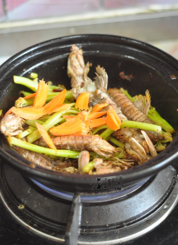 干鍋皮皮蝦的做法-香辣味燜菜譜-易網(wǎng)健康養(yǎng)生網(wǎng) 干鍋皮皮蝦的做法-香辣味燜菜譜