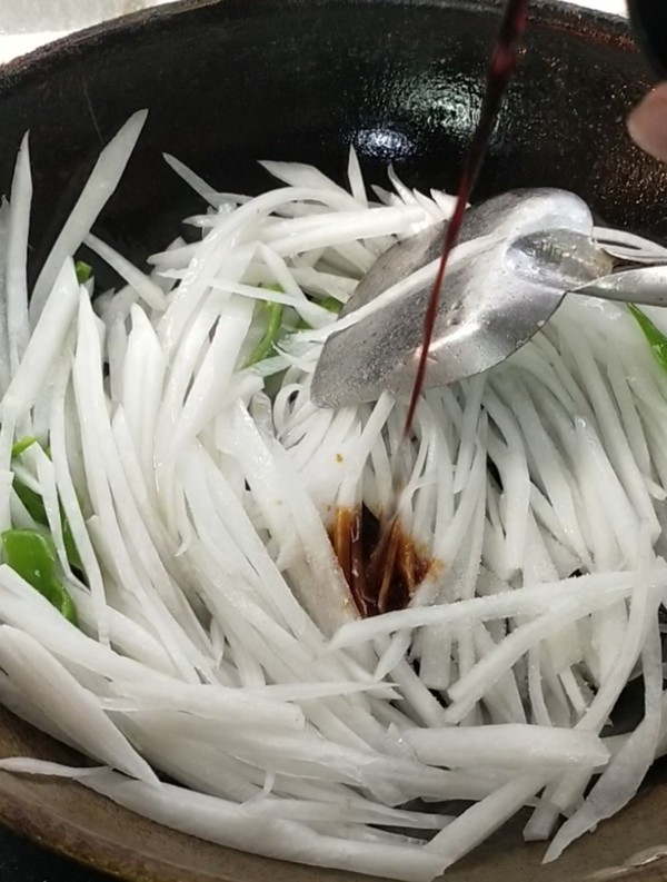 酸辣蘿卜絲的做法-酸辣味炒菜譜