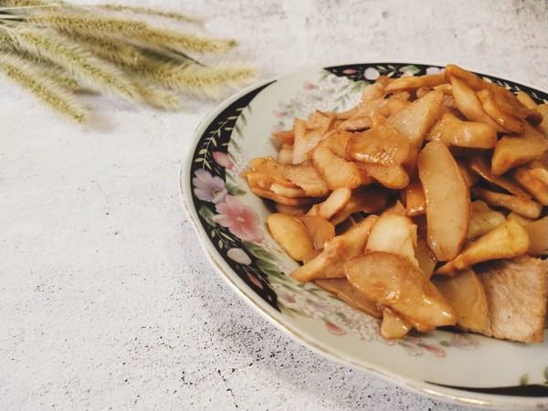 菱角米炒肉的做法-咸鮮味炒菜譜-易網健康養生網 菱角米炒肉的做法-咸鮮味炒菜譜