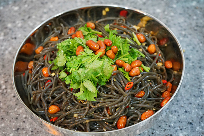 涼拌蕨根粉的做法-香辣味拌菜譜-易網健康養生網 涼拌蕨根粉的做法-香辣味拌菜譜