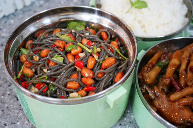 涼拌蕨根粉的做法-香辣味拌菜譜-易網健康養生網 涼拌蕨根粉的做法-香辣味拌菜譜