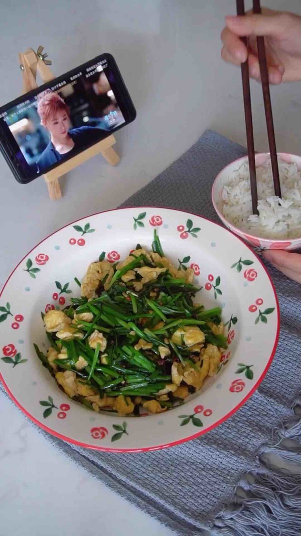 韭菜炒雞蛋的做法-家常味炒菜譜