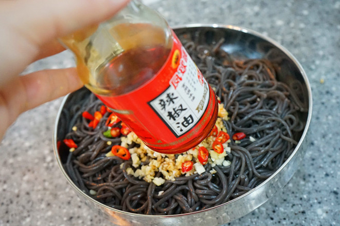 涼拌蕨根粉的做法-香辣味拌菜譜-易網健康養生網 涼拌蕨根粉的做法-香辣味拌菜譜