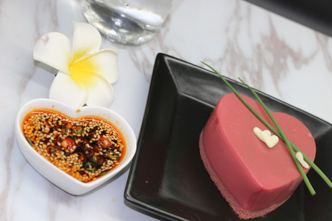 高顏值豬皮凍的做法-家常味拌菜譜-易網(wǎng)健康養(yǎng)生網(wǎng) 高顏值豬皮凍的做法-家常味拌菜譜