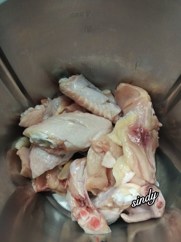 無油紅燒雞翅的做法-咸鮮味燒菜譜-易網(wǎng)健康養(yǎng)生網(wǎng) 無油紅燒雞翅的做法-咸鮮味燒菜譜