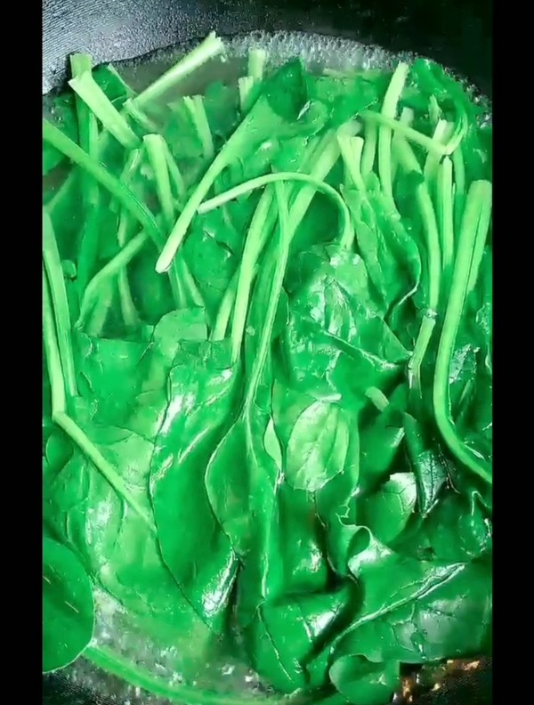 《菠菜雞蛋羹》的做法-咸鮮味蒸菜譜