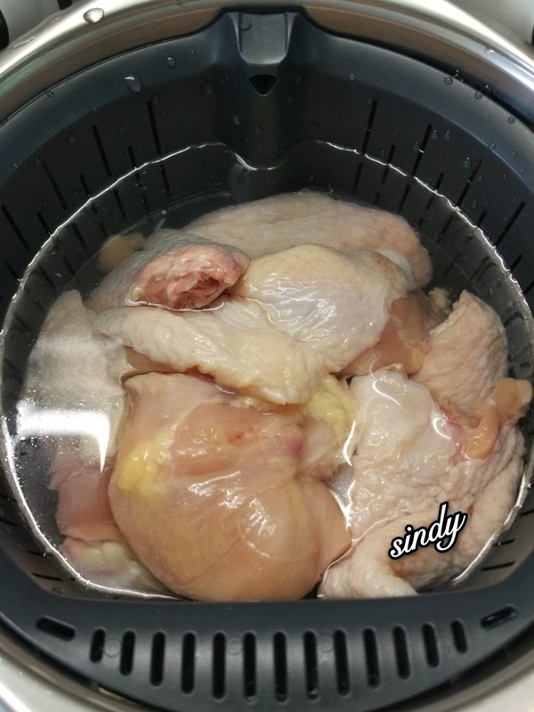 無油紅燒雞翅的做法-咸鮮味燒菜譜-易網(wǎng)<a href=http://www.jsjjzhkt.cn/ target=_blank class=infotextkey>健康養(yǎng)生</a>網(wǎng) 無油紅燒雞翅的做法-咸鮮味燒菜譜