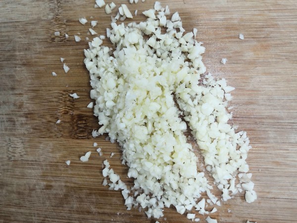 蒜香羅氏蝦的做法-蒜香味炒菜譜-易網健康養生網 蒜香羅氏蝦的做法-蒜香味炒菜譜