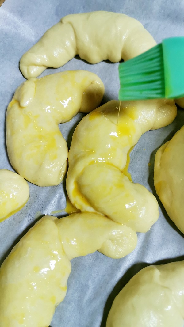 牛角軟面包的做法-甜味烘焙菜譜-易網健康養生網 牛角軟面包的做法-甜味烘焙菜譜