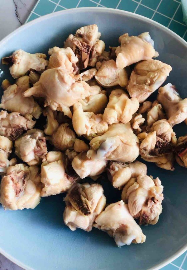 土豆燒雞翅根的做法-家常味燒菜譜-易網<a href=http://www.jsjjzhkt.cn/ target=_blank class=infotextkey>健康養生</a>網 土豆燒雞翅根的做法-家常味燒菜譜