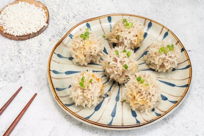 咸蛋黃珍珠丸子的做法-家常味蒸菜譜-易網(wǎng)健康養(yǎng)生網(wǎng) 咸蛋黃珍珠丸子的做法-家常味蒸菜譜