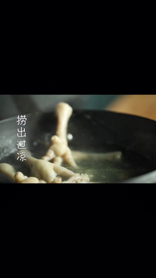 野山椒泡鳳爪的做法-酸辣味腌菜譜-易網(wǎng)<a href=http://www.jsjjzhkt.cn/ target=_blank class=infotextkey>健康養(yǎng)生</a>網(wǎng) 野山椒泡鳳爪的做法-酸辣味腌菜譜