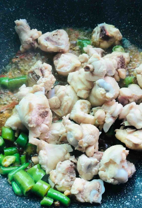 土豆燒雞翅根的做法-家常味燒菜譜-易網健康養生網 土豆燒雞翅根的做法-家常味燒菜譜