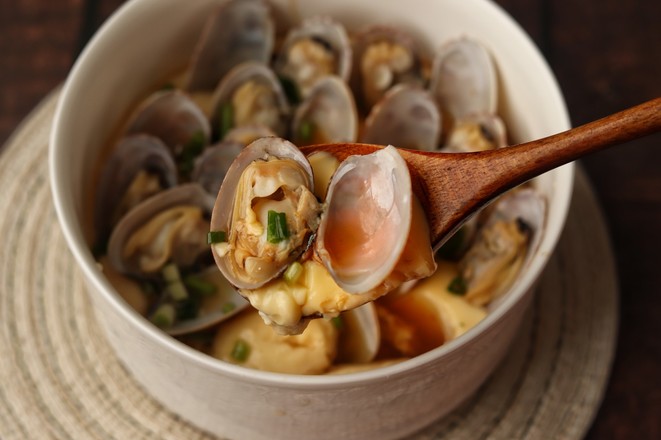 花甲燉蛋的做法-咸鮮味蒸菜譜-易網(wǎng)健康養(yǎng)生網(wǎng) 花甲燉蛋的做法-咸鮮味蒸菜譜