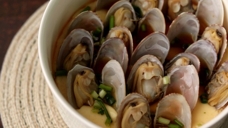 花甲燉蛋的做法-咸鮮味蒸菜譜-易網(wǎng)健康養(yǎng)生網(wǎng) 花甲燉蛋的做法-咸鮮味蒸菜譜