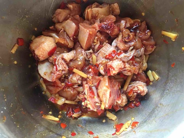 南瓜蒸雞腿的做法-香辣味蒸菜譜-易網健康養生網 南瓜蒸雞腿的做法-香辣味蒸菜譜