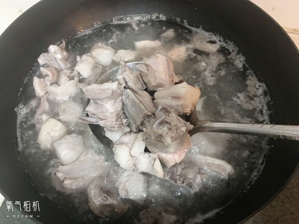 蒜香羊排的做法-蒜香味炒菜譜-易網健康養生網 蒜香羊排的做法-蒜香味炒菜譜