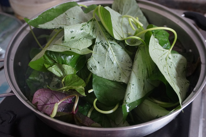 蒜蓉炒薯藤的做法-家常味炒菜譜-易網(wǎng)健康養(yǎng)生網(wǎng) 蒜蓉炒薯藤的做法-家常味炒菜譜