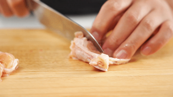 雞腿燴鮮菇【孔老師教做菜】的做法-家常味炒菜譜-易網<a href=http://www.jsjjzhkt.cn/ target=_blank class=infotextkey>健康養生</a>網 雞腿燴鮮菇【孔老師教做菜】的做法-家常味炒菜譜