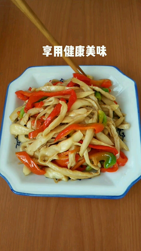 杏鮑菇炒辣椒的做法-家常味炒菜譜-易網(wǎng)健康養(yǎng)生網(wǎng) 杏鮑菇炒辣椒的做法-家常味炒菜譜