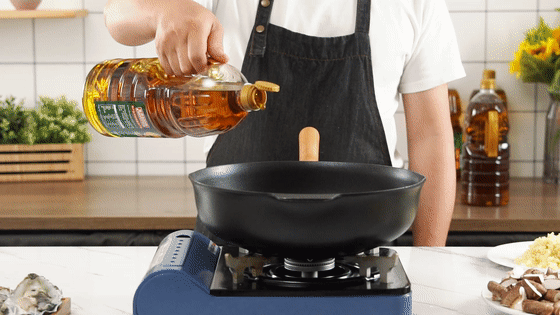 雞腿燴鮮菇【孔老師教做菜】的做法-家常味炒菜譜-易網健康養生網 雞腿燴鮮菇【孔老師教做菜】的做法-家常味炒菜譜